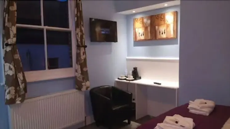 İki Ayrı Yataklı Oda, Özel Banyo