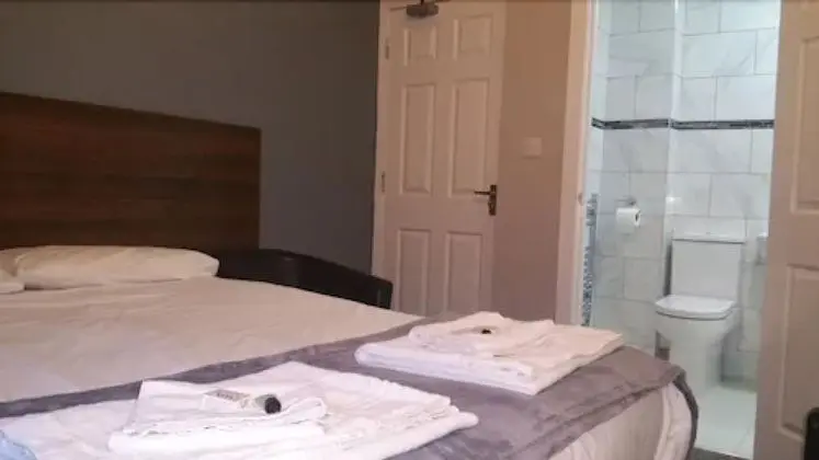İki Ayrı Yataklı Oda, Özel Banyo