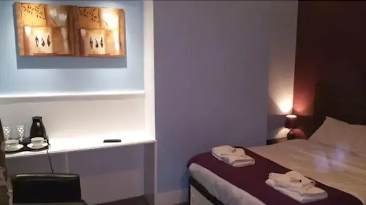Tek Büyük Yataklı Oda, Özel Banyo