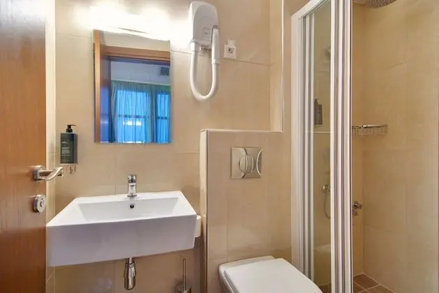 Deluxe Üç Kişilik Oda