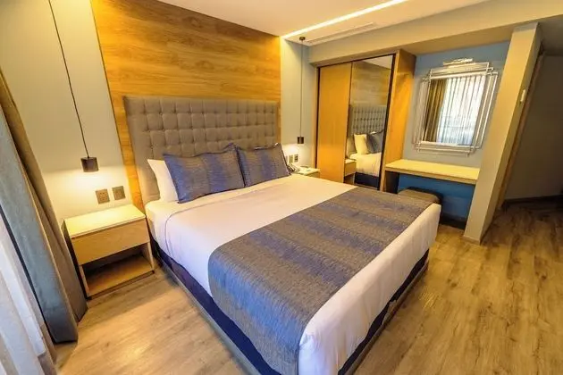 Balcony Suite King