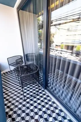 Balcony Suite King