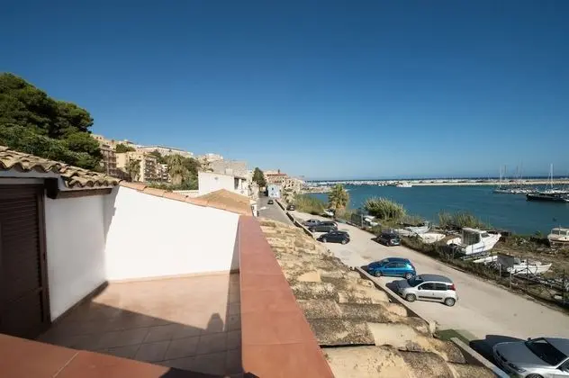 Panoramic Tek Büyük veya İki Ayrı Yataklı Oda, 1 Yatak Odası, Sigara İçilebilir, Deniz Manzaralı
