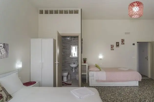 Dört Kişilik Oda, Şehir Manzaralı
