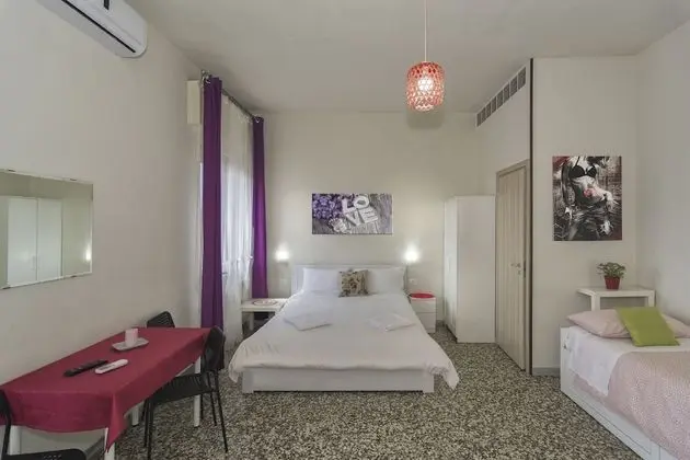 Dört Kişilik Oda, Şehir Manzaralı