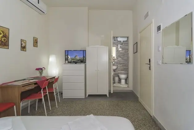 Dört Kişilik Oda, Şehir Manzaralı