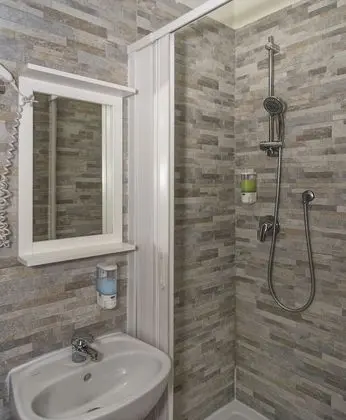 Dört Kişilik Oda, Şehir Manzaralı