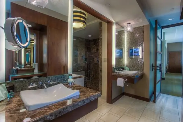 Ambassador Suite, 1 King Bed