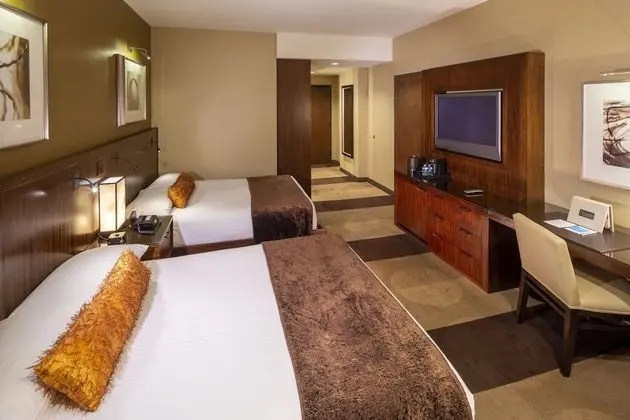 Mountain View, 2 Queens Bed