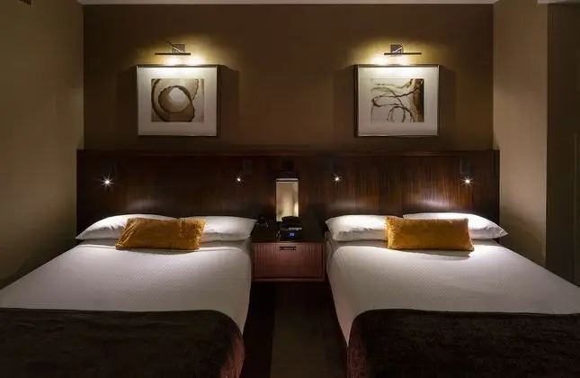Mountain View, 2 Queens Bed