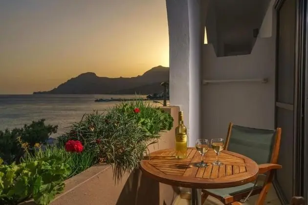 Tek Büyük veya İki Ayrı Yataklı Oda, Deniz Manzaralı