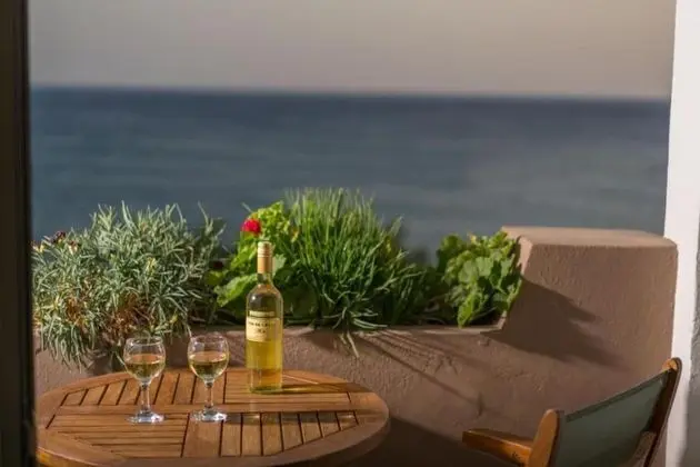 Tek Büyük veya İki Ayrı Yataklı Oda, Deniz Manzaralı