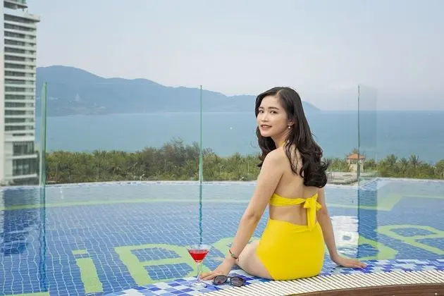 Luxury Oda