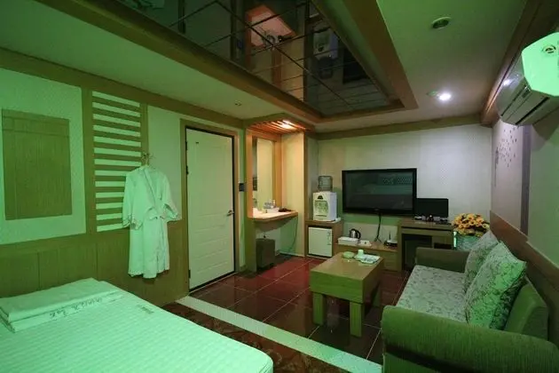 Deluxe Tek Büyük Yataklı Oda (New Building)