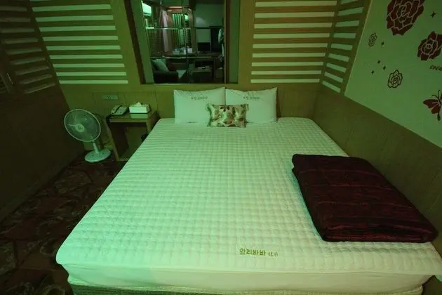Deluxe Tek Büyük Yataklı Oda (New Building)