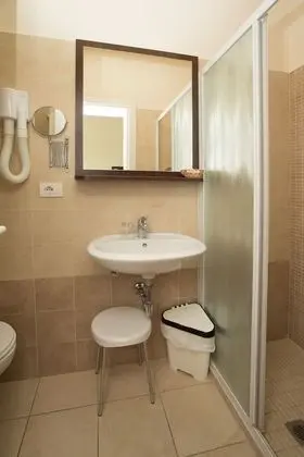 Standard Tek Büyük veya İki Ayrı Yataklı Oda