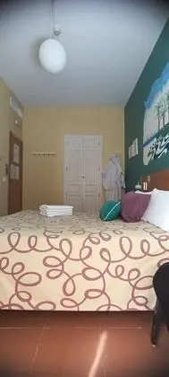 Tek Büyük Yataklı Oda, Ortak Banyo, Şehir Manzaralı