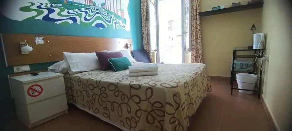 Tek Büyük Yataklı Oda, Ortak Banyo, Şehir Manzaralı