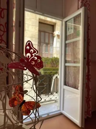 Tek Büyük Yataklı Oda, Ortak Banyo, Şehir Manzaralı