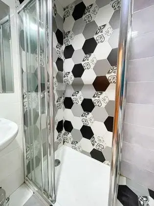 Tek Büyük Yataklı Oda, Ortak Banyo, Şehir Manzaralı
