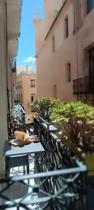 Tek Büyük Yataklı Oda, Ortak Banyo, Şehir Manzaralı
