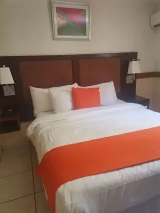 Tek Kişilik Oda, 1 Çift Kişilik Yatak