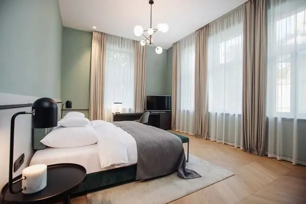 Deluxe Tek Büyük Yataklı Oda