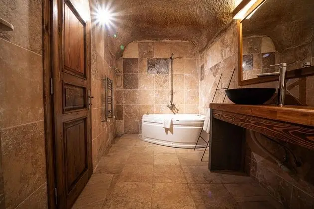 Cave Suite, , Şömineli ve Jakuzili