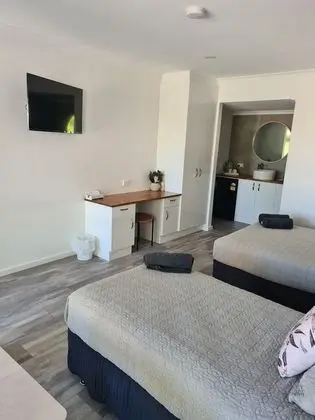 Basic Tek Büyük veya İki Ayrı Yataklı Oda