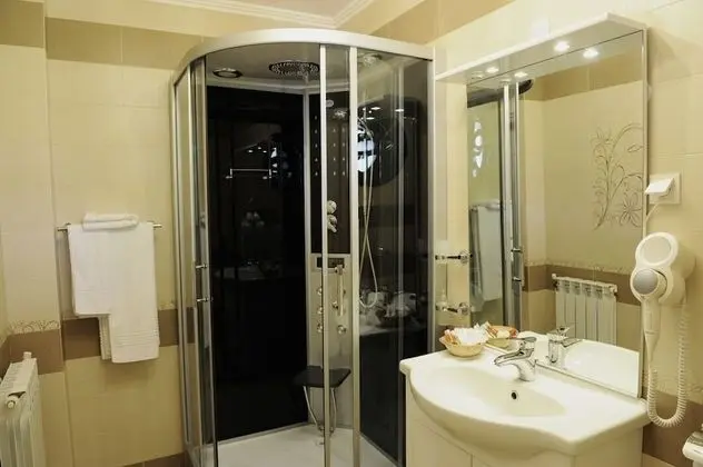 Deluxe Tek Büyük Yataklı Oda (4*)