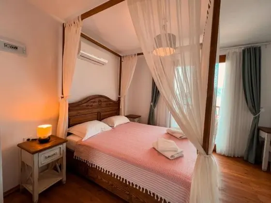 Standart Oda, Deniz ve Dağ Manzaralı, Balkonlu