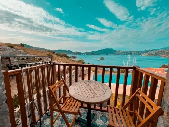 Standart Oda, Deniz ve Dağ Manzaralı, Balkonlu