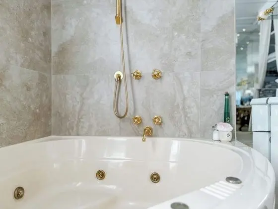 Deluxe "Boudoir" Room with Spa