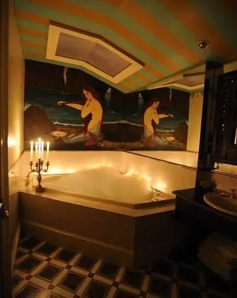 Deluxe "Camelot" Studio with Spa