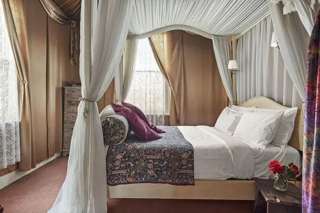 Deluxe "Camelot" Studio with Spa