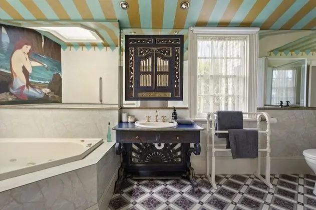 Deluxe "Camelot" Studio with Spa