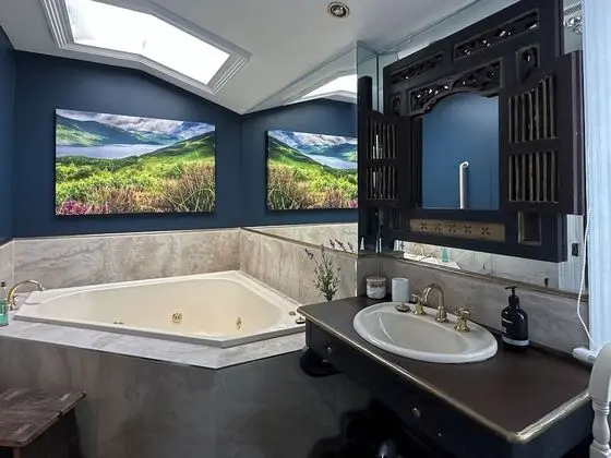 Deluxe "Camelot" Studio with Spa