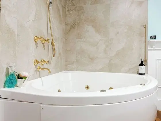 Deluxe "Irish" Cottage with Spa