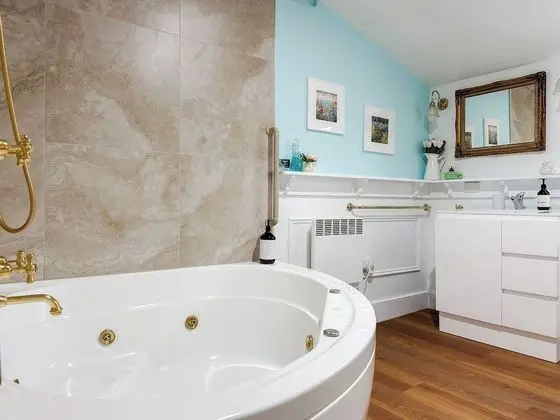 Deluxe "Irish" Cottage with Spa