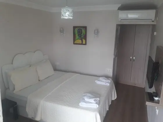 Standard Tek Büyük Yataklı Oda