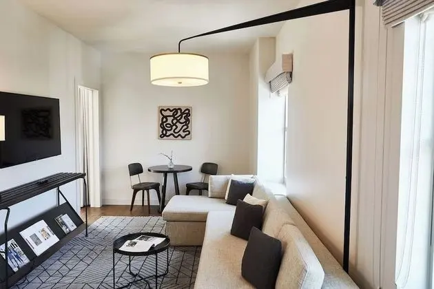 Design Süit, 1 En Büyük (King) Boy Yatak ve Çekyat