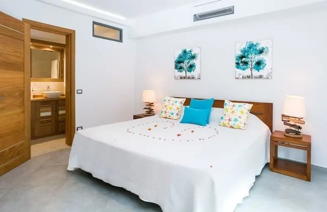 Apartment 4 Bedroom Pool View - Breakfast Included in first 7 nights