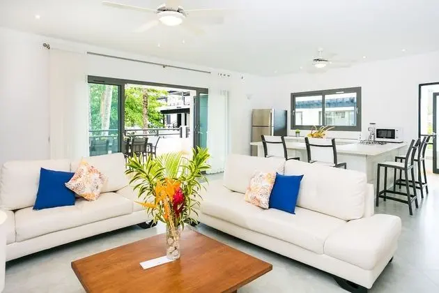 Apartment 4 Bedroom Pool View - Breakfast Included in first 7 nights