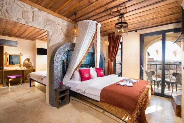 https://images.odamax.com/img/1024x768/odamax/image/upload/Alika_Castle_House_202503152215335_3.jpg