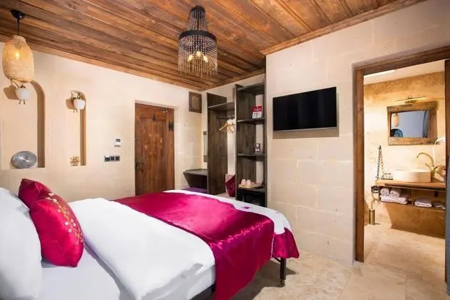 https://images.odamax.com/img/1024x768/odamax/image/upload/Alika_Castle_House_202503152249291_2.jpg