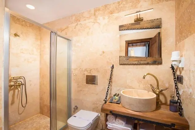 https://images.odamax.com/img/1024x768/odamax/image/upload/Alika_Castle_House_202503152249300_3.jpg