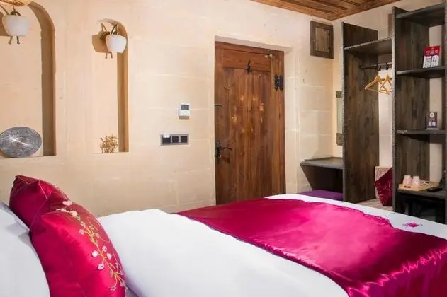 https://images.odamax.com/img/1024x768/odamax/image/upload/Alika_Castle_House_202503152249317_5.jpg