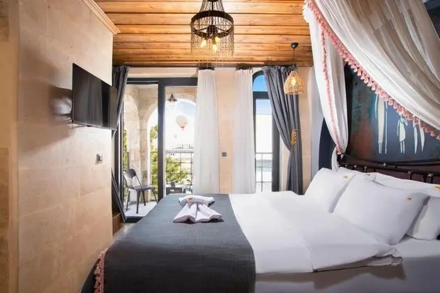 https://images.odamax.com/img/1024x768/odamax/image/upload/Alika_Castle_House_202503152307044_1.jpg