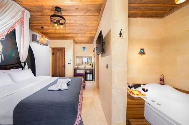 https://images.odamax.com/img/1024x768/odamax/image/upload/Alika_Castle_House_202503152307061_3.jpg