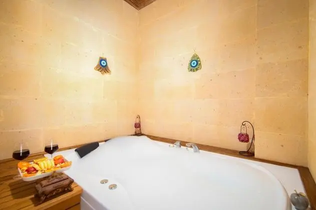 https://images.odamax.com/img/1024x768/odamax/image/upload/Alika_Castle_House_202503152307070_4.jpg